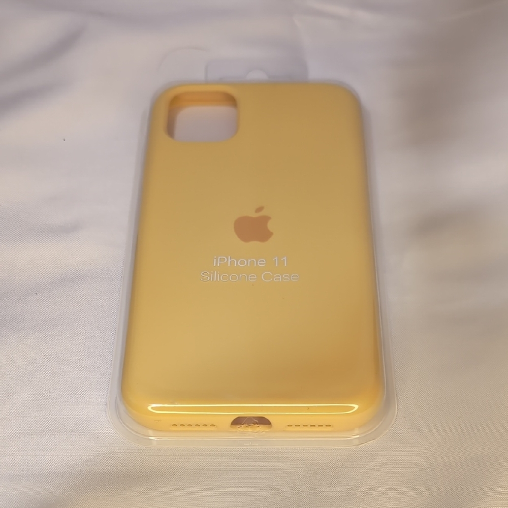 Apple iPhone 11 Silicone Case - Bright Yellow